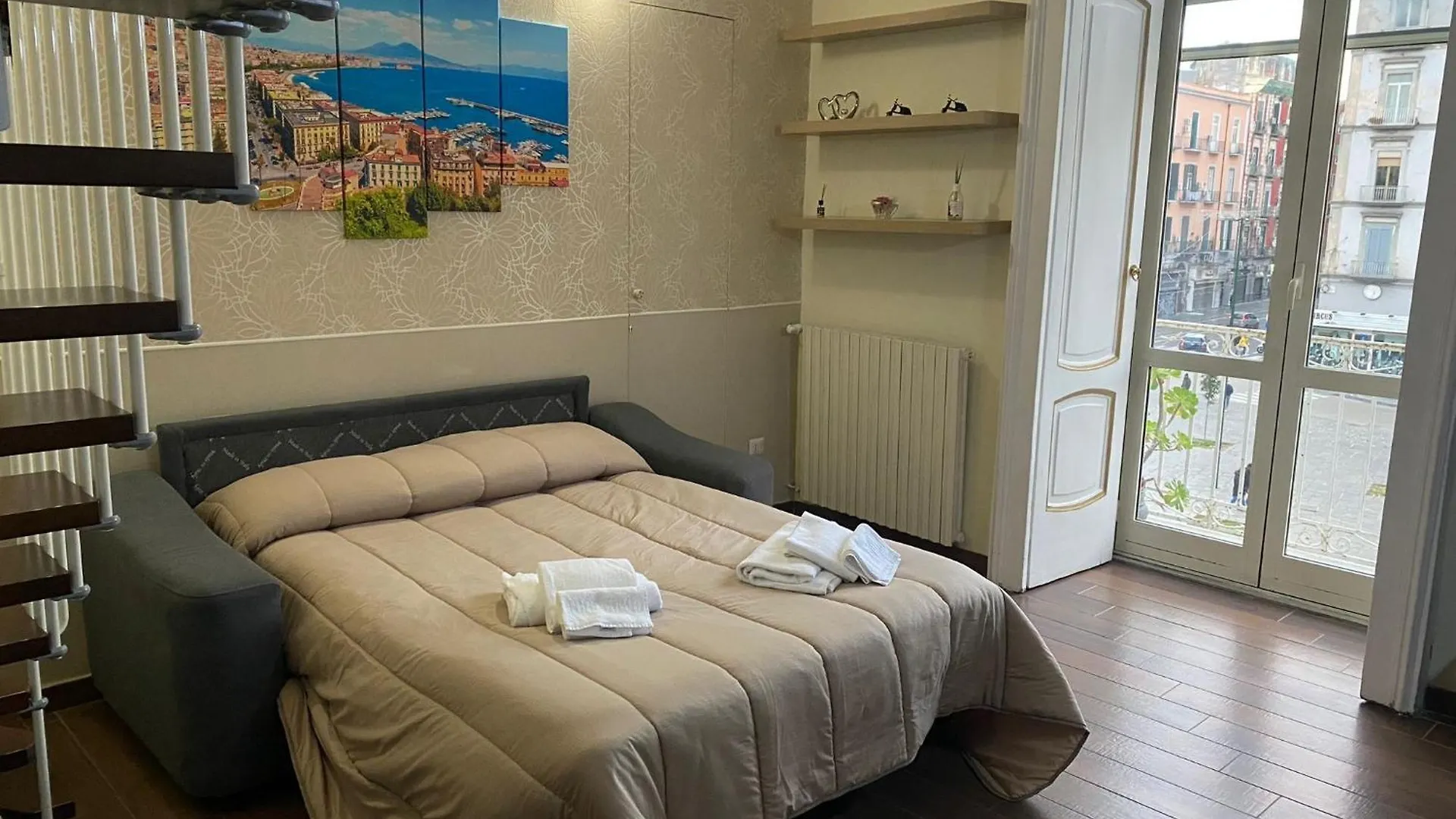Apartment Holiday Home Napoli Station